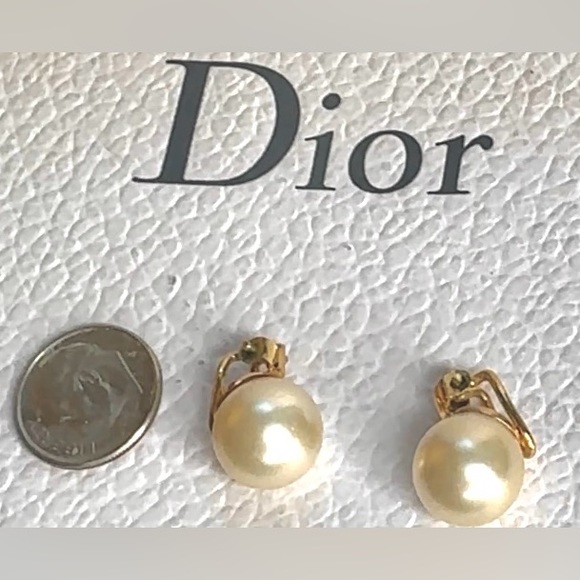 Christian Dior 100% authentic rare vintage 1960s classic pearl clip earrings - Picture 10 of 12